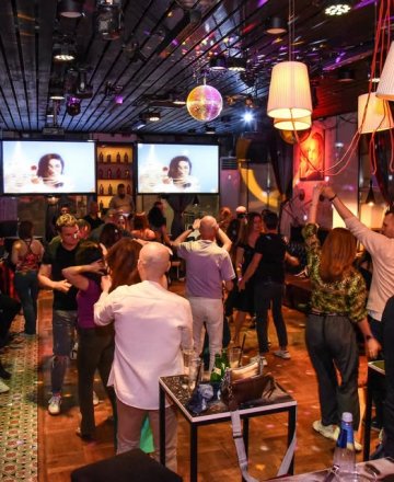 еделното Салса парти на Бургас в  Esco BAR
