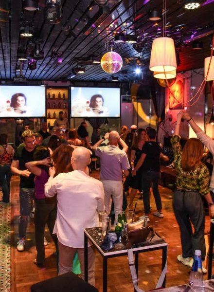 еделното Салса парти на Бургас в  Esco BAR