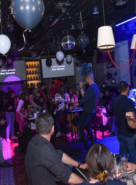 ПЕТЪК и СЪБОТА - КАРАОКЕ - ДИСКОТЕКА в Esco BAR